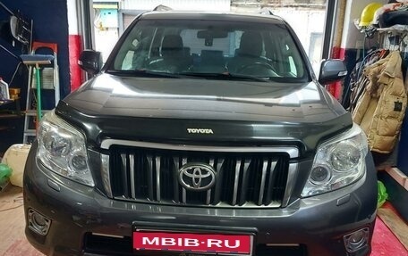 Toyota Land Cruiser Prado 150 рестайлинг 2, 2013 год, 2 900 000 рублей, 1 фотография