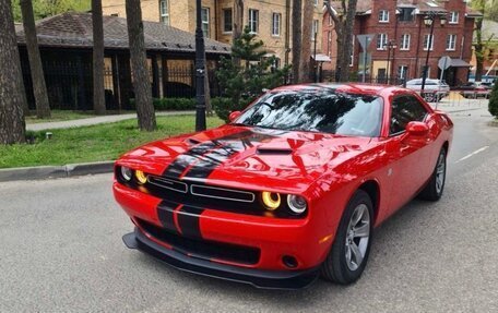 Dodge Challenger III рестайлинг 2, 2019 год, 3 870 000 рублей, 1 фотография