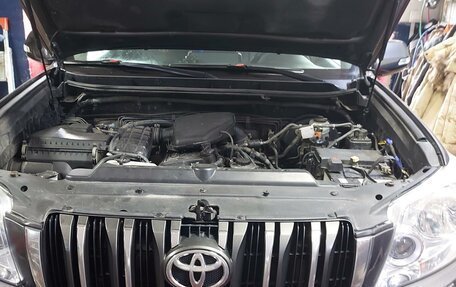 Toyota Land Cruiser Prado 150 рестайлинг 2, 2013 год, 2 900 000 рублей, 8 фотография