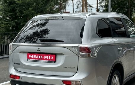 Mitsubishi Outlander III рестайлинг 3, 2014 год, 1 599 999 рублей, 6 фотография