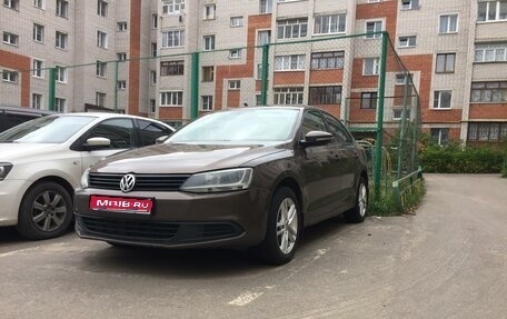 Volkswagen Jetta VI, 2013 год, 1 000 000 рублей, 1 фотография