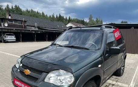 Chevrolet Niva I рестайлинг, 2011 год, 499 000 рублей, 3 фотография