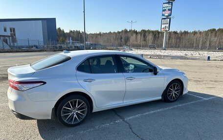 Toyota Camry, 2021 год, 5 200 000 рублей, 4 фотография