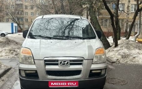 Hyundai H-1 II рестайлинг, 2005 год, 850 000 рублей, 1 фотография