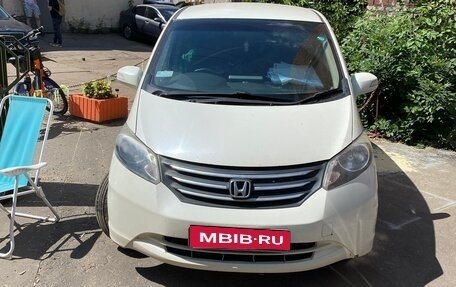 Honda Freed I, 2011 год, 1 050 000 рублей, 1 фотография