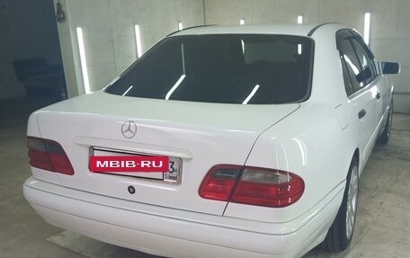 Mercedes-Benz E-Класс, 1997 год, 695 000 рублей, 8 фотография