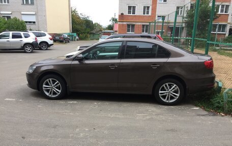 Volkswagen Jetta VI, 2013 год, 1 000 000 рублей, 8 фотография