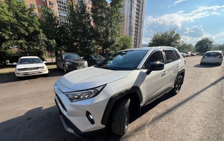 Toyota RAV4, 2022 год, 4 300 000 рублей, 2 фотография