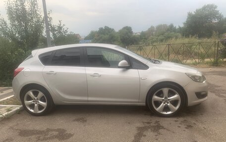 Opel Astra J, 2014 год, 1 000 000 рублей, 2 фотография