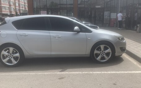 Opel Astra J, 2014 год, 1 000 000 рублей, 3 фотография