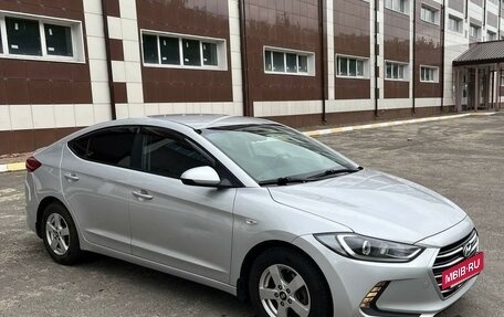 Hyundai Elantra VI рестайлинг, 2016 год, 1 450 000 рублей, 3 фотография