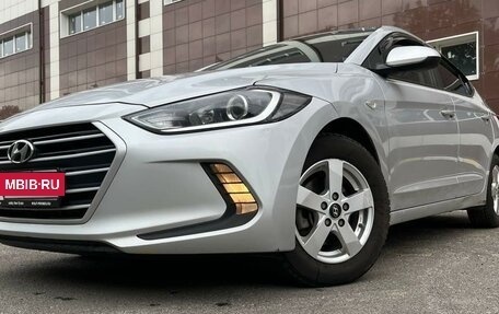 Hyundai Elantra VI рестайлинг, 2016 год, 1 450 000 рублей, 2 фотография