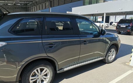 Mitsubishi Outlander III рестайлинг 3, 2014 год, 1 700 000 рублей, 2 фотография