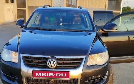 Volkswagen Touareg III, 2008 год, 1 350 000 рублей, 1 фотография