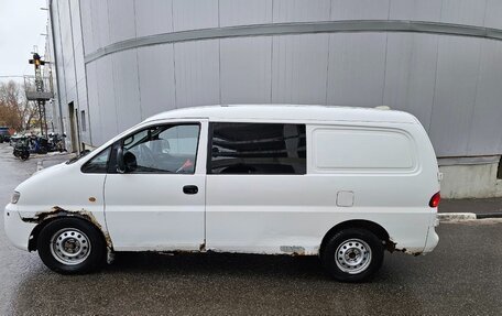 Hyundai H-1 II рестайлинг, 2001 год, 180 000 рублей, 2 фотография