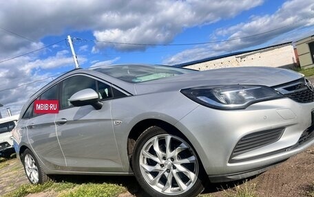 Opel Astra K, 2018 год, 1 550 000 рублей, 3 фотография