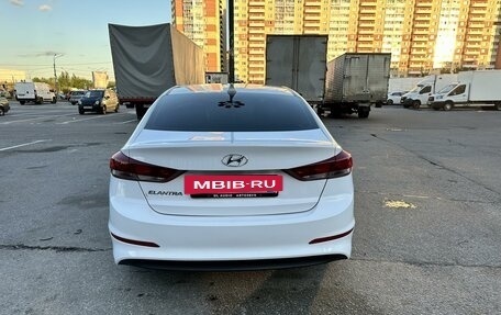 Hyundai Elantra VI рестайлинг, 2018 год, 1 350 000 рублей, 5 фотография