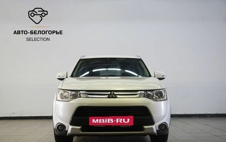 Mitsubishi Outlander III рестайлинг 3, 2014 год, 1 490 000 рублей, 2 фотография