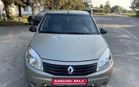 Renault Sandero I, 2011 год, 725 000 рублей, 2 фотография