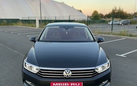 Volkswagen Passat B8 рестайлинг, 2019 год, 2 990 000 рублей, 3 фотография