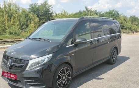 Mercedes-Benz V-Класс, 2017 год, 5 100 000 рублей, 4 фотография