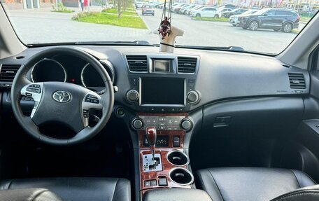 Toyota Highlander III, 2012 год, 2 980 000 рублей, 7 фотография