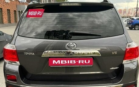 Toyota Highlander III, 2012 год, 2 980 000 рублей, 2 фотография