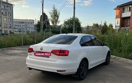 Volkswagen Jetta VI, 2015 год, 990 000 рублей, 4 фотография