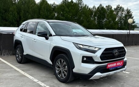 Toyota RAV4, 2023 год, 4 070 000 рублей, 3 фотография