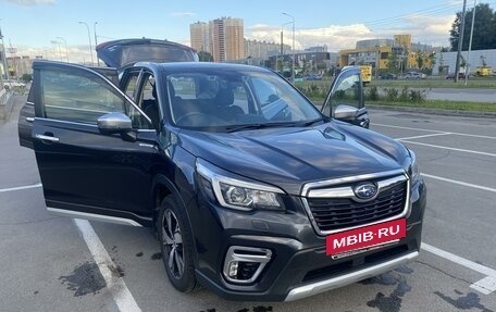 Subaru Forester, 2018 год, 2 570 000 рублей, 2 фотография