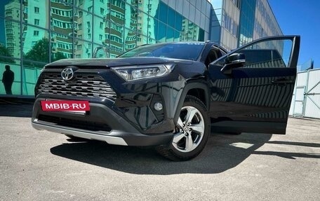 Toyota RAV4, 2021 год, 3 500 000 рублей, 2 фотография