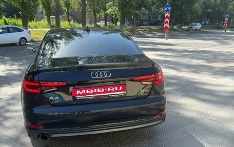 Audi A4, 2018 год, 2 450 000 рублей, 4 фотография