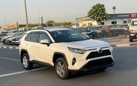 Toyota RAV4, 2021 год, 3 050 000 рублей, 1 фотография