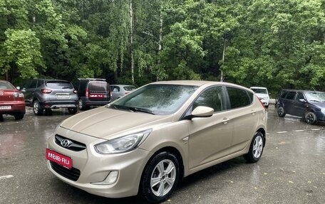 Hyundai Solaris II рестайлинг, 2012 год, 825 000 рублей, 1 фотография