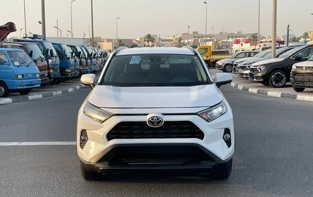 Toyota RAV4, 2021 год, 3 050 000 рублей, 6 фотография