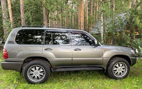 Toyota Land Cruiser 100 рестайлинг 2, 1998 год, 1 650 000 рублей, 2 фотография