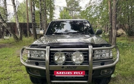 Toyota Land Cruiser 100 рестайлинг 2, 1998 год, 1 650 000 рублей, 8 фотография