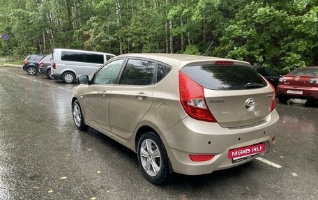 Hyundai Solaris II рестайлинг, 2012 год, 825 000 рублей, 7 фотография