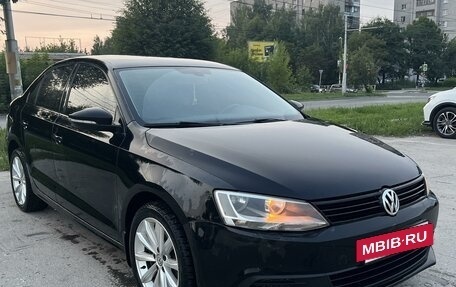 Volkswagen Jetta VI, 2012 год, 1 180 000 рублей, 2 фотография