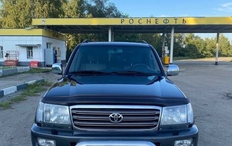 Toyota Land Cruiser 100 рестайлинг 2, 2004 год, 1 фотография