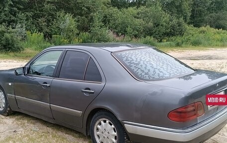 Mercedes-Benz E-Класс, 1999 год, 299 000 рублей, 2 фотография