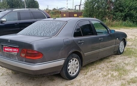 Mercedes-Benz E-Класс, 1999 год, 299 000 рублей, 3 фотография