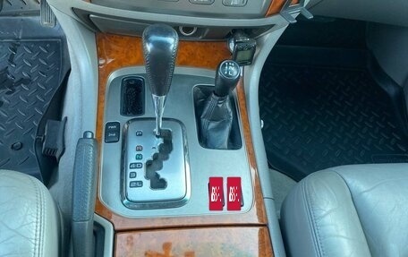 Toyota Land Cruiser 100 рестайлинг 2, 2004 год, 12 фотография