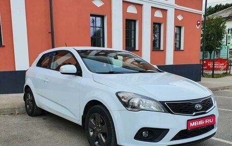 KIA cee'd I рестайлинг, 2011 год, 850 000 рублей, 1 фотография