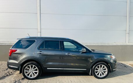 Ford Explorer VI, 2018 год, 3 999 000 рублей, 3 фотография