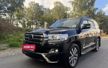 Toyota Land Cruiser 200, 2018 год, 7 450 000 рублей, 20 фотография