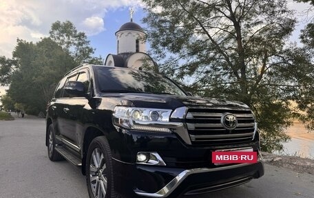 Toyota Land Cruiser 200, 2018 год, 7 450 000 рублей, 10 фотография