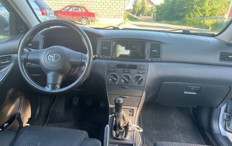 Toyota Corolla, 2004 год, 590 000 рублей, 5 фотография