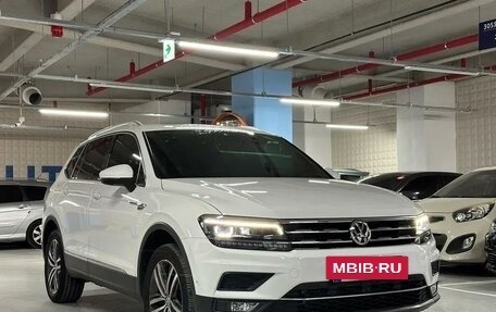 Volkswagen Tiguan II, 2021 год, 2 580 000 рублей, 3 фотография