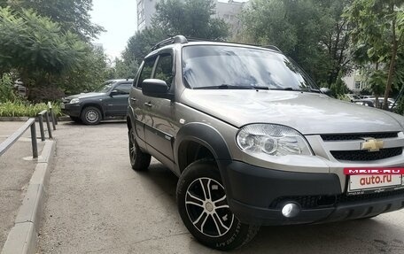 Chevrolet Niva I рестайлинг, 2011 год, 650 000 рублей, 3 фотография